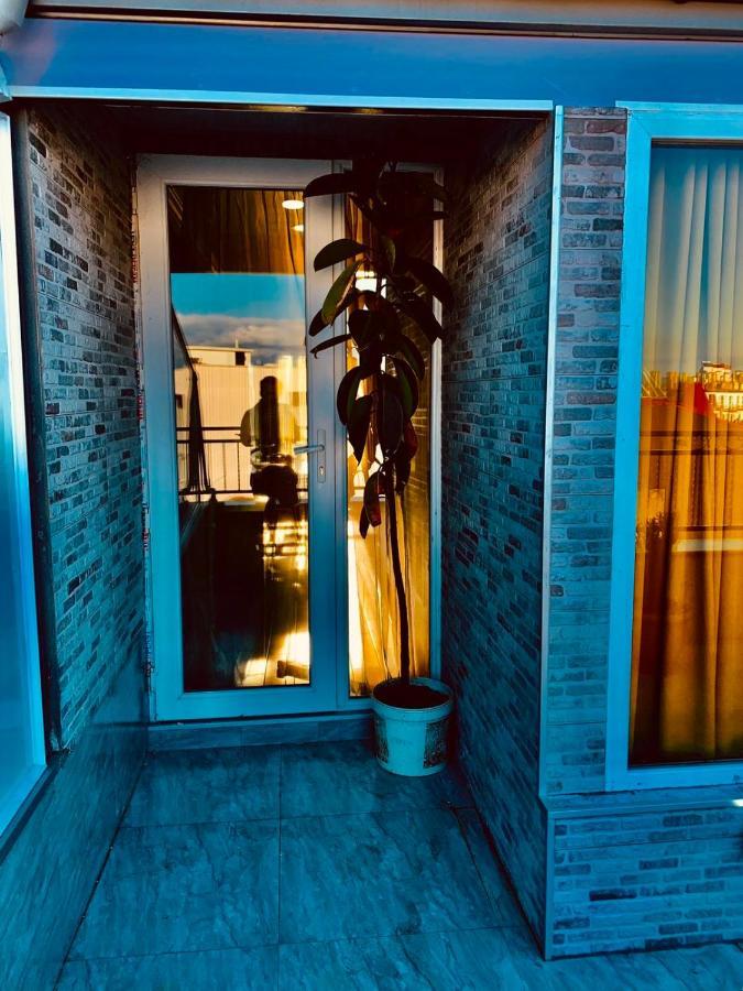 Mary'S Apartment Батуми Екстериор снимка