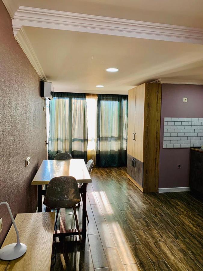 Mary'S Apartment Батуми Екстериор снимка
