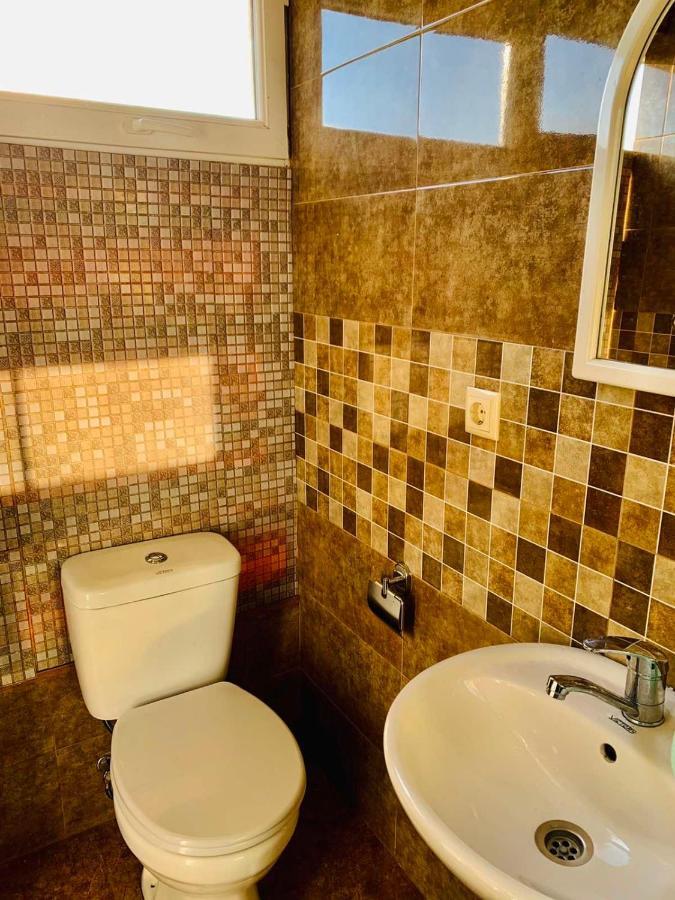 Mary'S Apartment Батуми Екстериор снимка